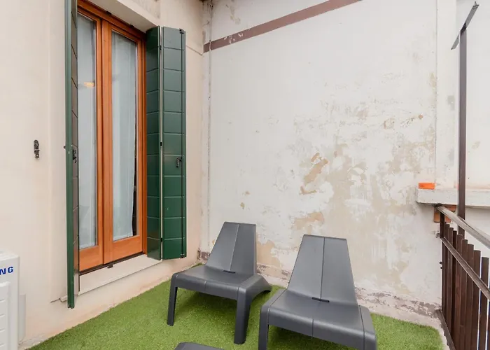 Guesthost - Giovanni's With Balcony * Βενετία