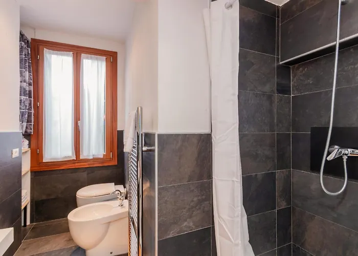 Guesthost - Giovanni's With Balcony 베니스